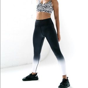 🏃‍♀️❤️Zyia Metallic Ombre Leggings